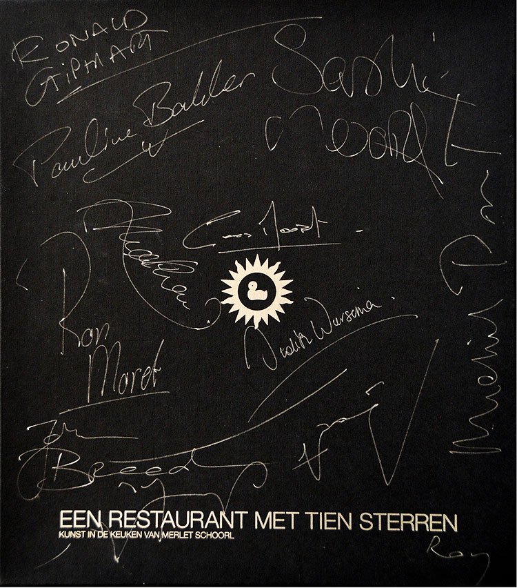 Een Restaurant Met Tien Sterren, Kunst In De Keuken is een boek dat gaat over het hotel/restaurant Merlet in Schoorl uit 2010. Het gaat over tien kunstenaar die samenkomen in Merlet. De tien sterren zijn: Ronald Giphart, Ron Moret, Pauline Bakker, Saskia Noort, Marjolijn De Bruin, Judith Wiesema, Michel Poort, Joost Zwagerman, John Breed, Bart Chabot, , Martin Van Bourgonje, Gerard Kalmthout, Cees Noort, Erik Boschman, Carla Van Bourgonje, Bert Van Bourgonje, Nelleke Mathot, Timo Munts, Frank Van Enter, Sietse Van Zanten, Cees Noort, Roy Kahmann, Dirk Smit, Exemplaar is door alle 10 sterren gesigneerd.